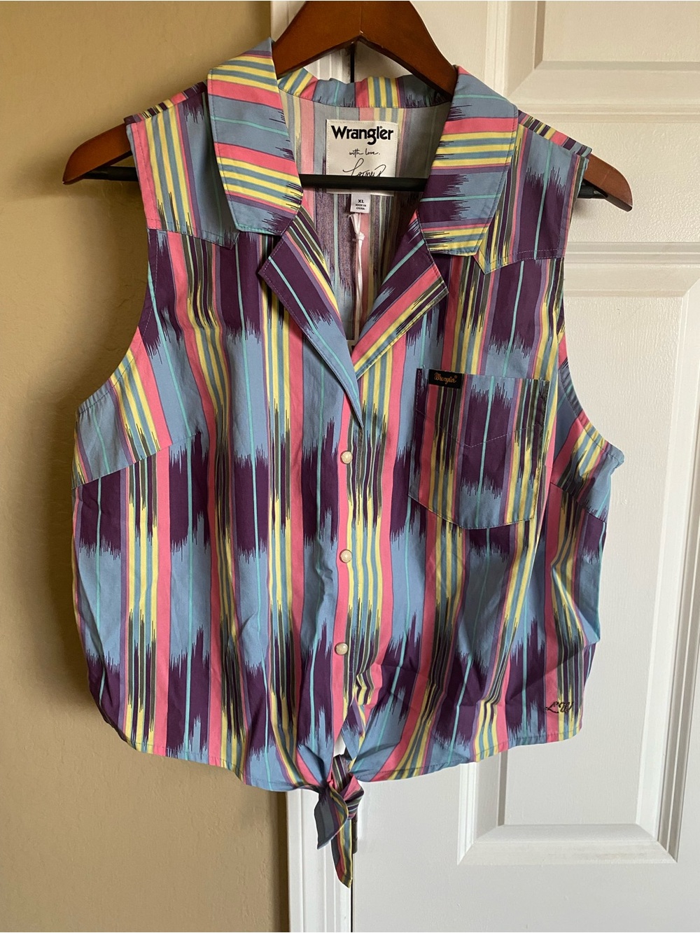 NWT Wrangler x Lainey Wilson XL Western Serape Tie Front Shirt